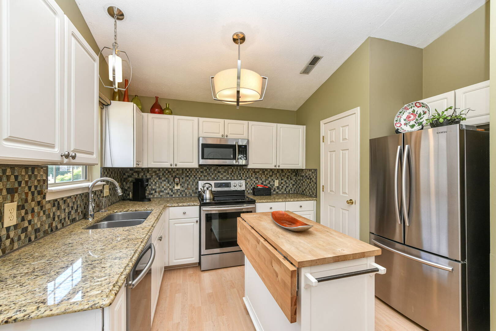 11224 Arborwood Trail, Carmel, IN 46032
