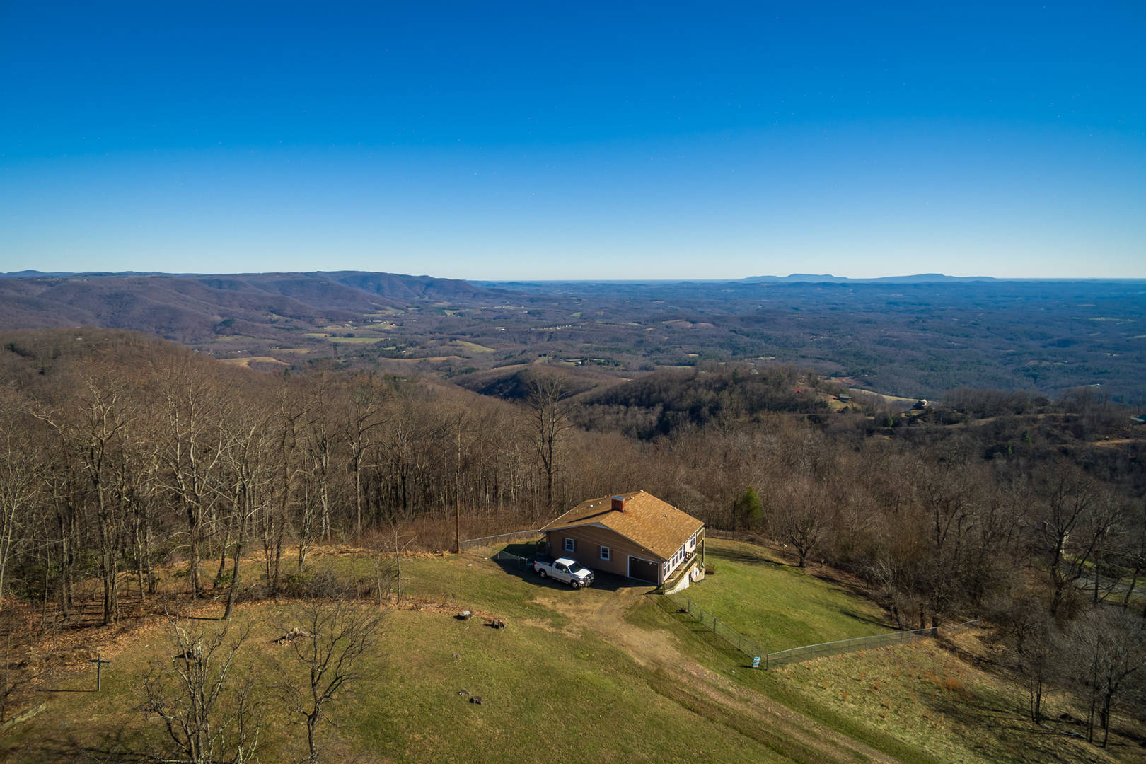 Brivity 93 Little Waterfalls Trl. Fancy Gap, VA 24328 Virtual Tour