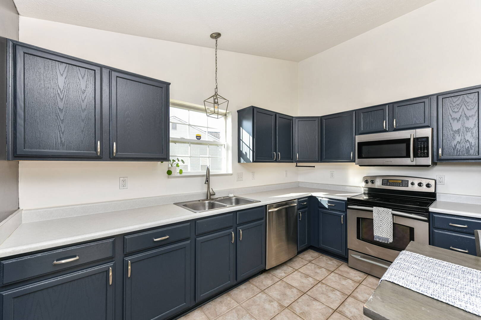 6847 W Odessa Way, McCordsville, IN 46055