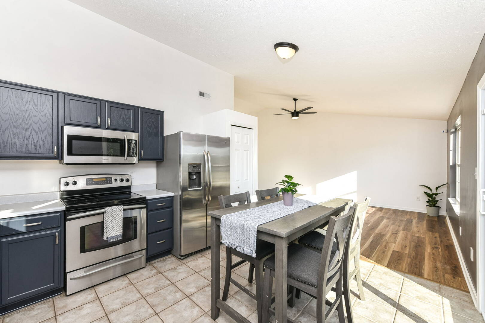 6847 W Odessa Way, McCordsville, IN 46055