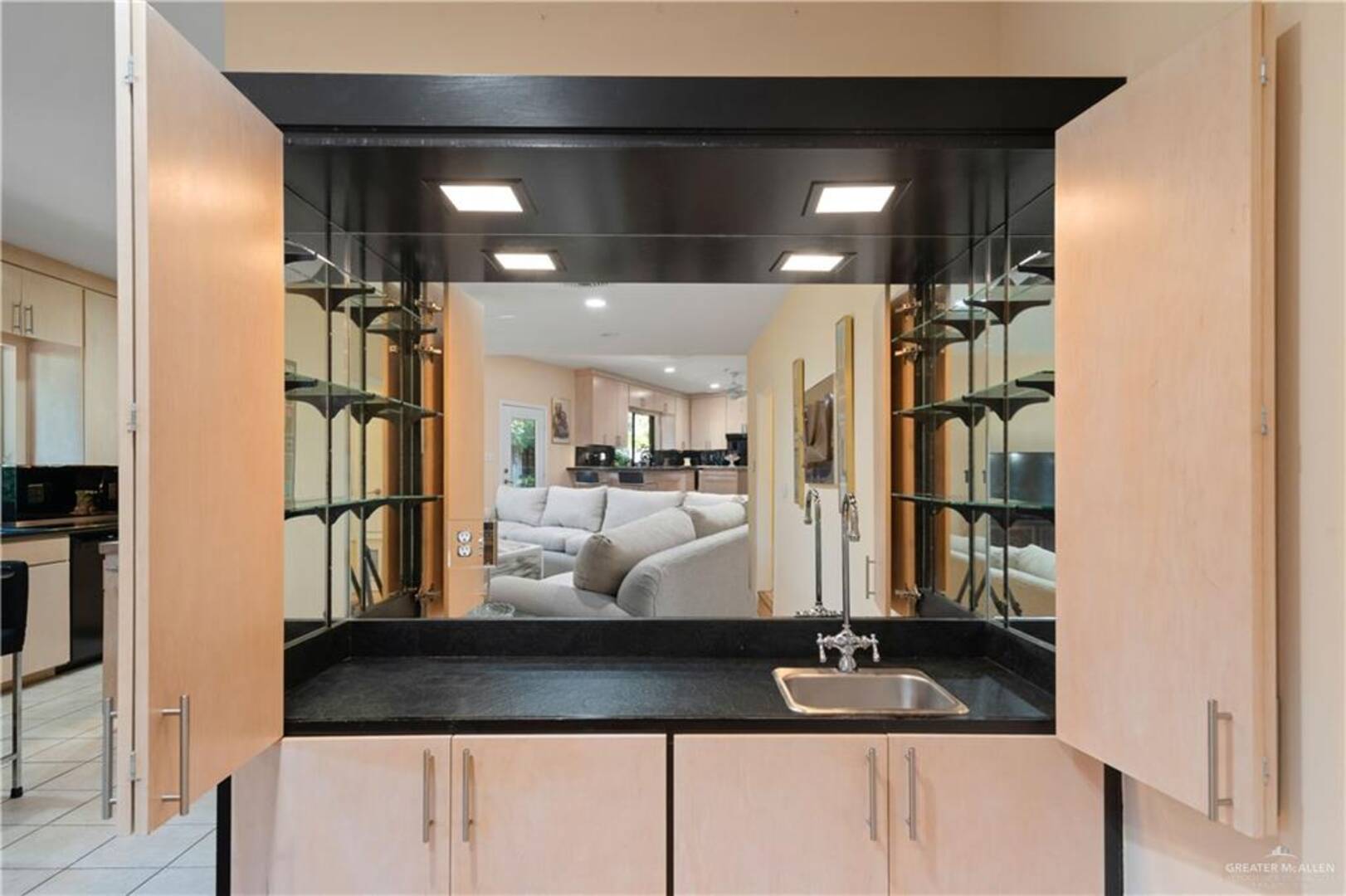 1113 Xanthisma Ave McAllen, TX 78504