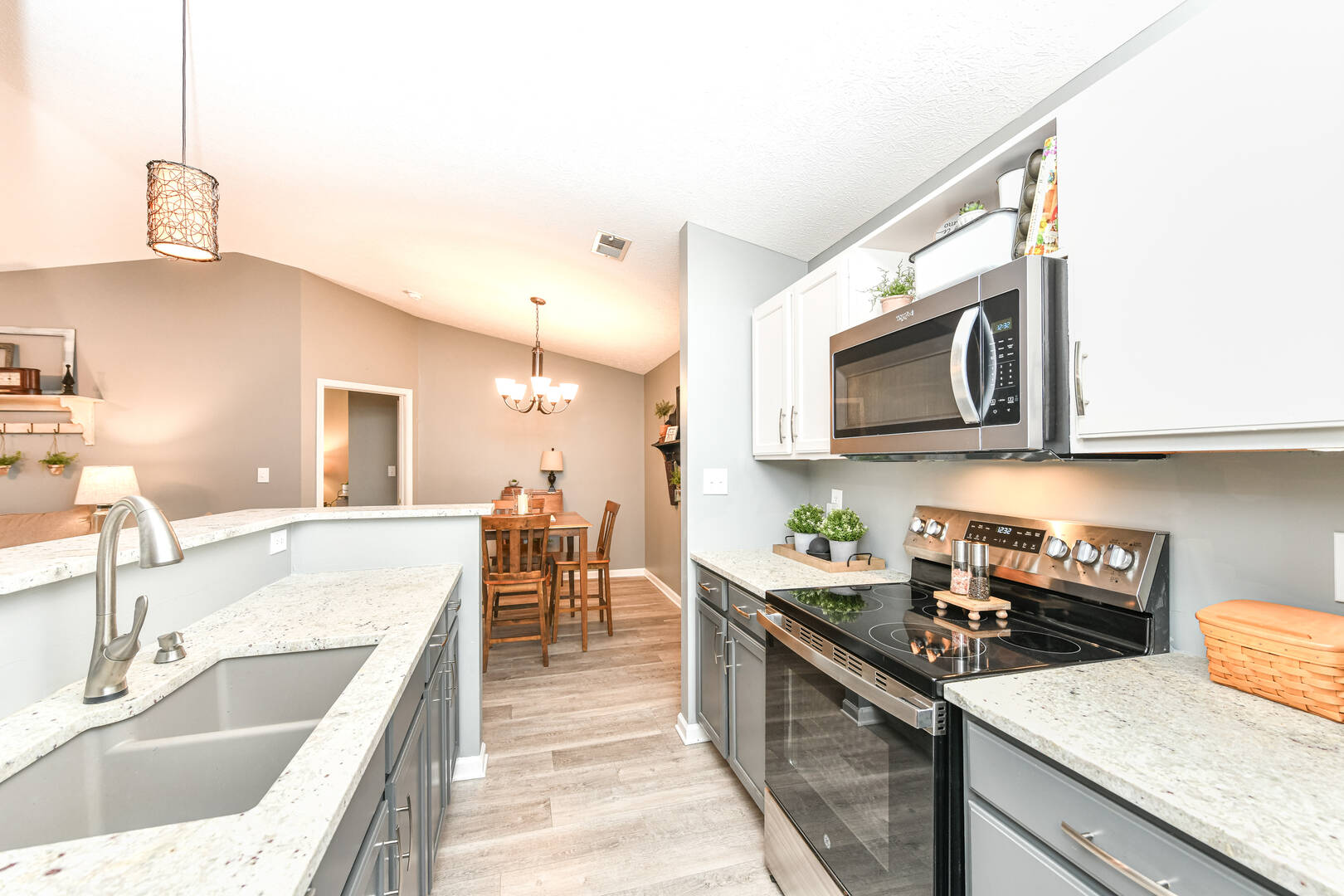 8418 Glenwillow Ln. Unit 205 Indpls, In 46278