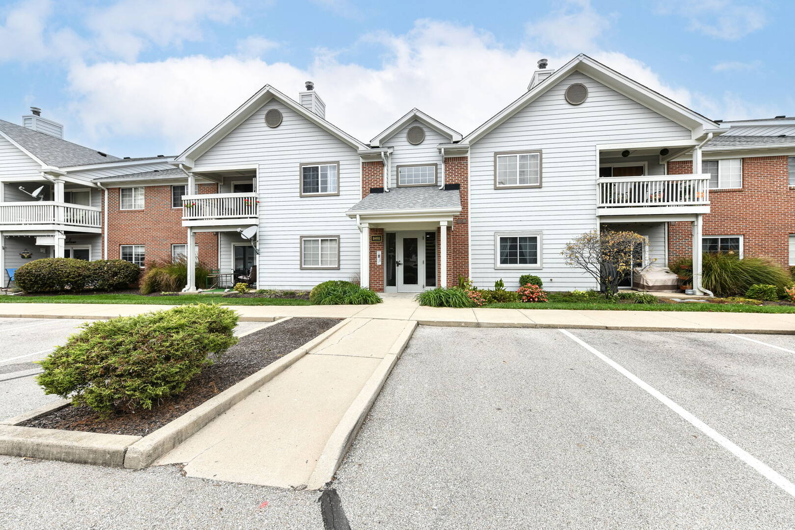 8418 Glenwillow Ln. Unit 205 Indpls, In 46278