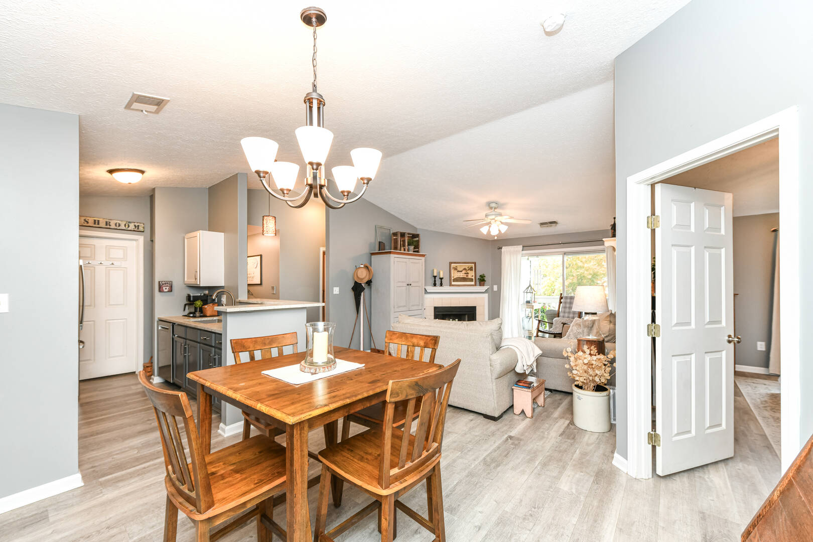 8418 Glenwillow Ln. Unit 205 Indpls, In 46278