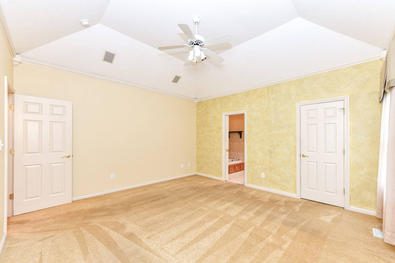 10077 Gemstone Dr., Noblesville, IN 46060