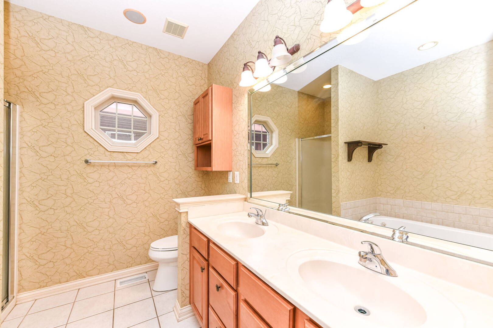 10077 Gemstone Dr., Noblesville, IN 46060