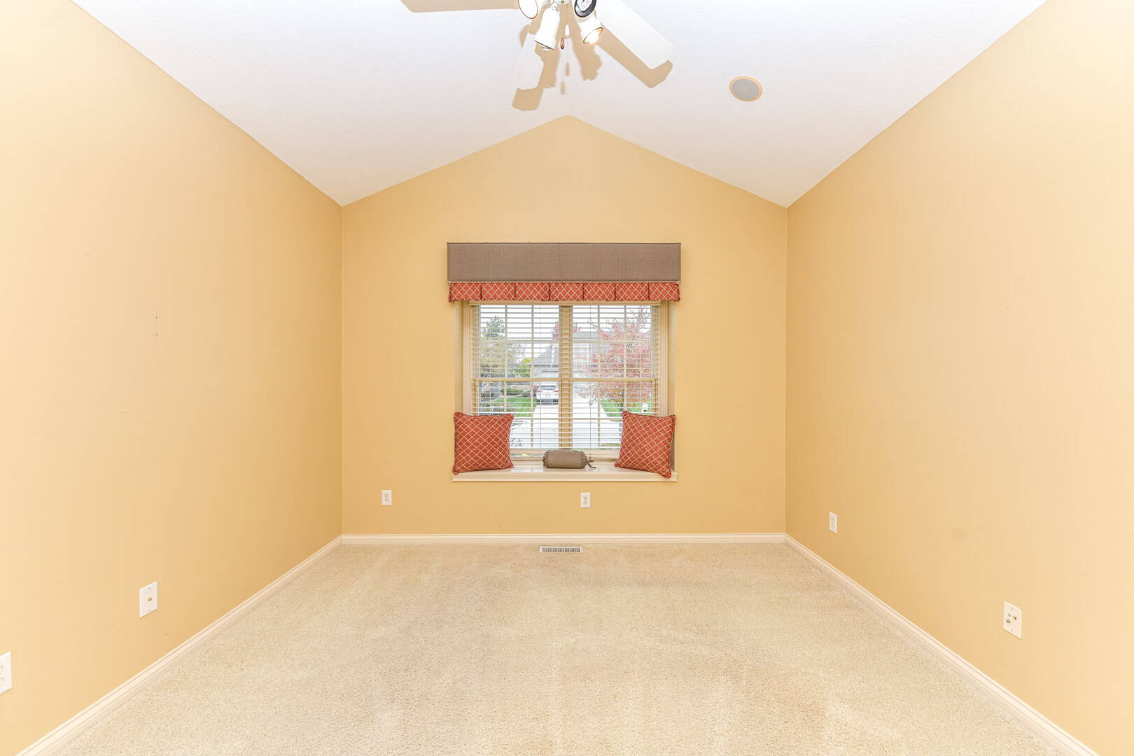 10077 Gemstone Dr., Noblesville, IN 46060