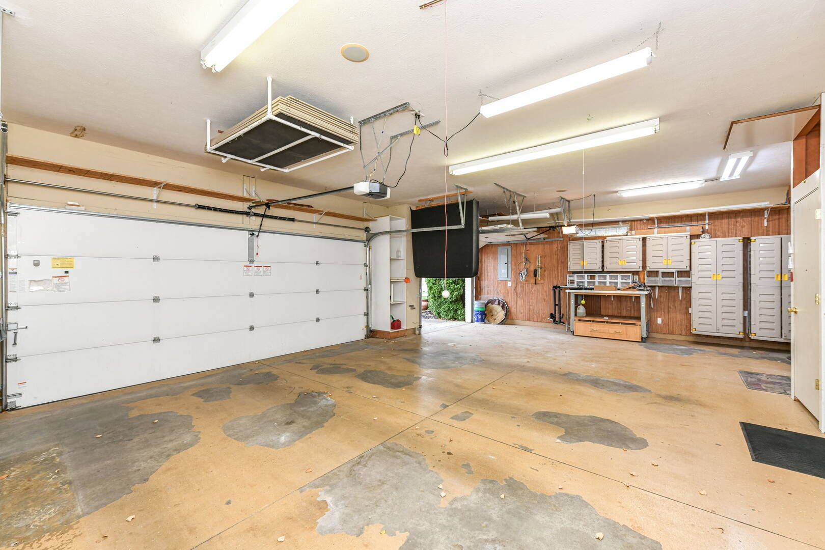 10077 Gemstone Dr., Noblesville, IN 46060