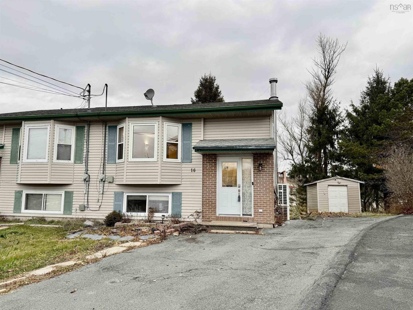 16 Mathers Timberlea, NS B3T1A4