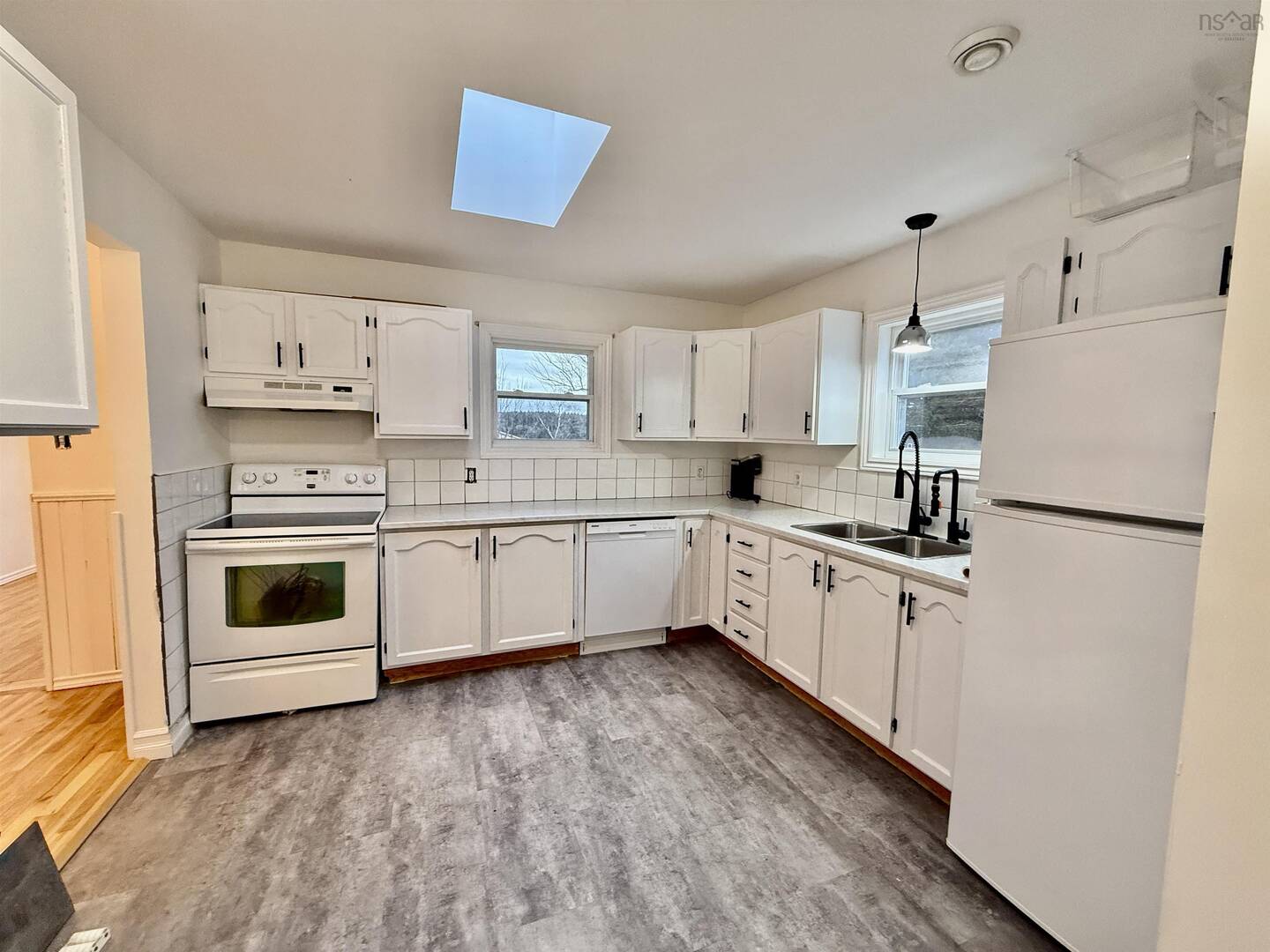 16 Mathers Timberlea, NS B3T1A4