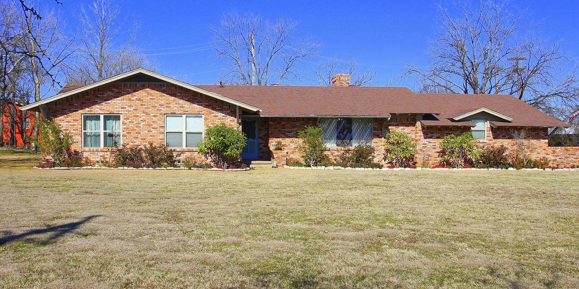 Brivity 409 NE Big Bend Trail Glen Rose, TX 76043