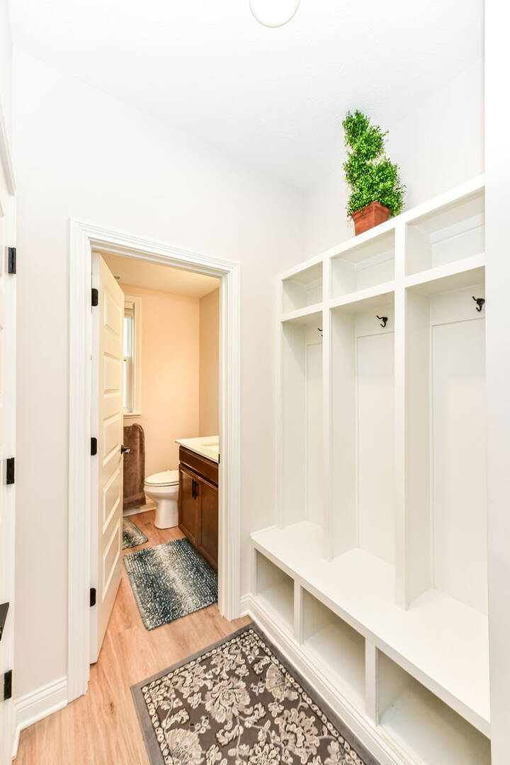 10545 Oak Bend Blvd Indpls, IN 46239