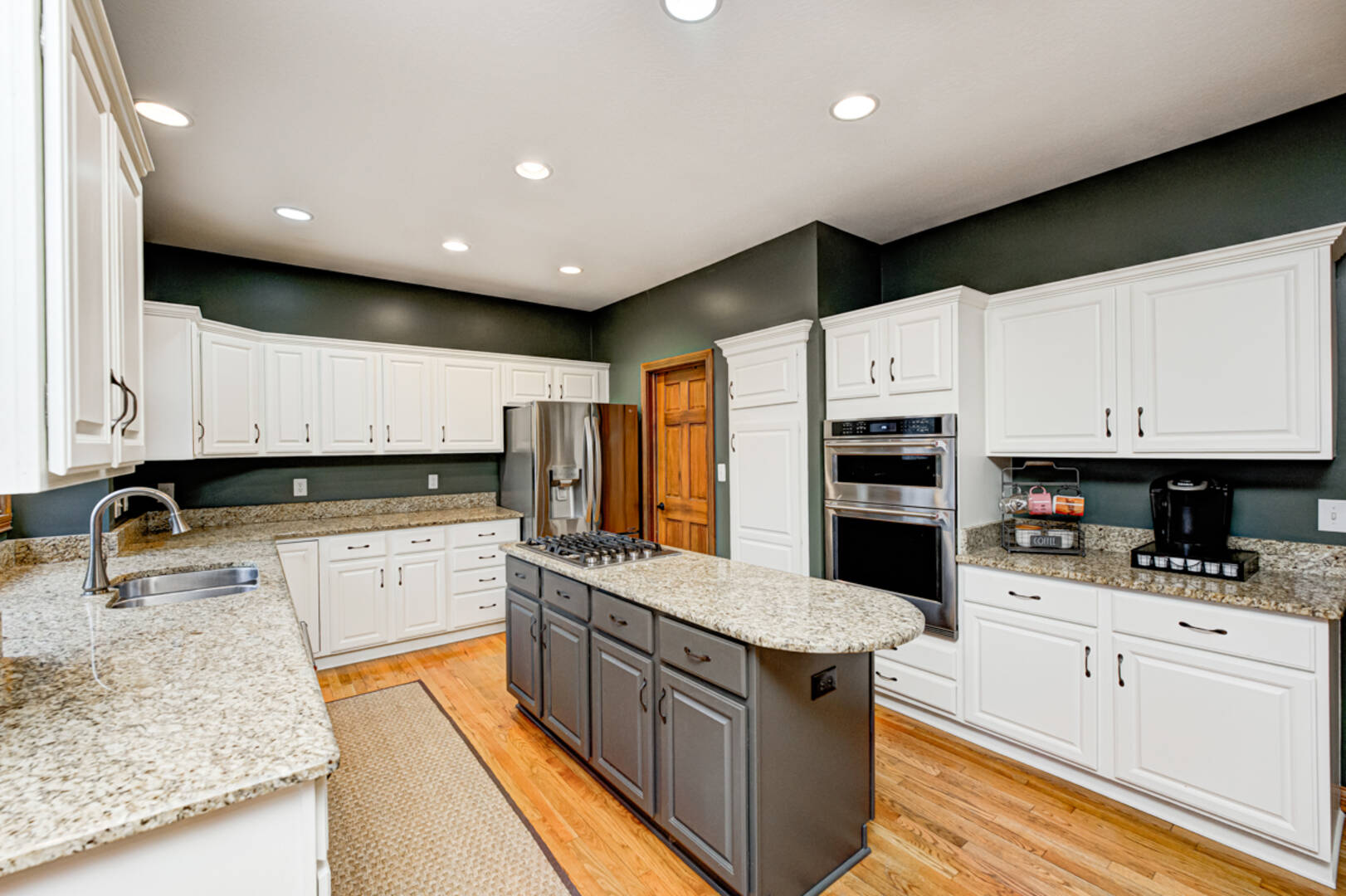 12214 Ridgeside Rd., Indianapolis, IN 46256