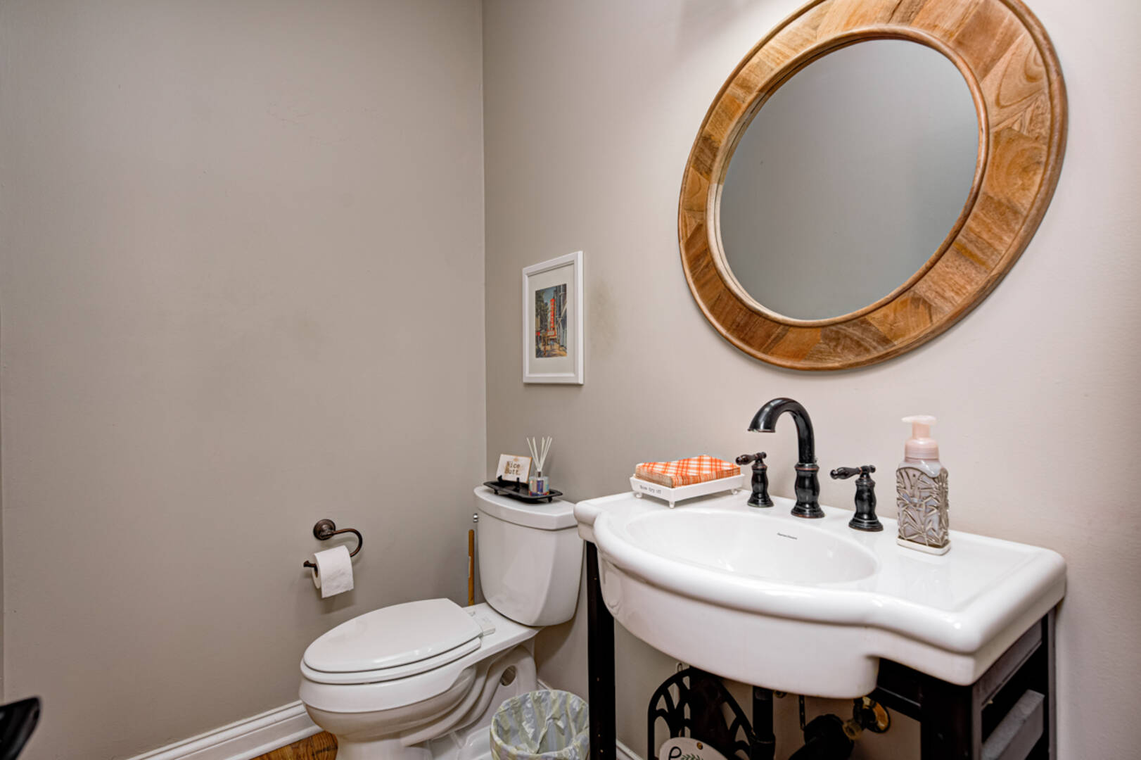 12214 Ridgeside Rd., Indianapolis, IN 46256