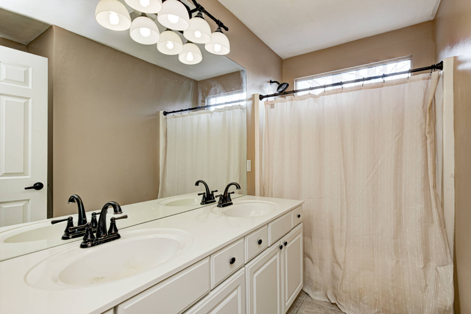 12214 Ridgeside Rd., Indianapolis, IN 46256