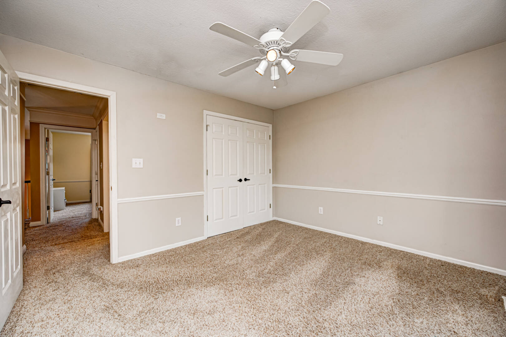 12214 Ridgeside Rd., Indianapolis, IN 46256