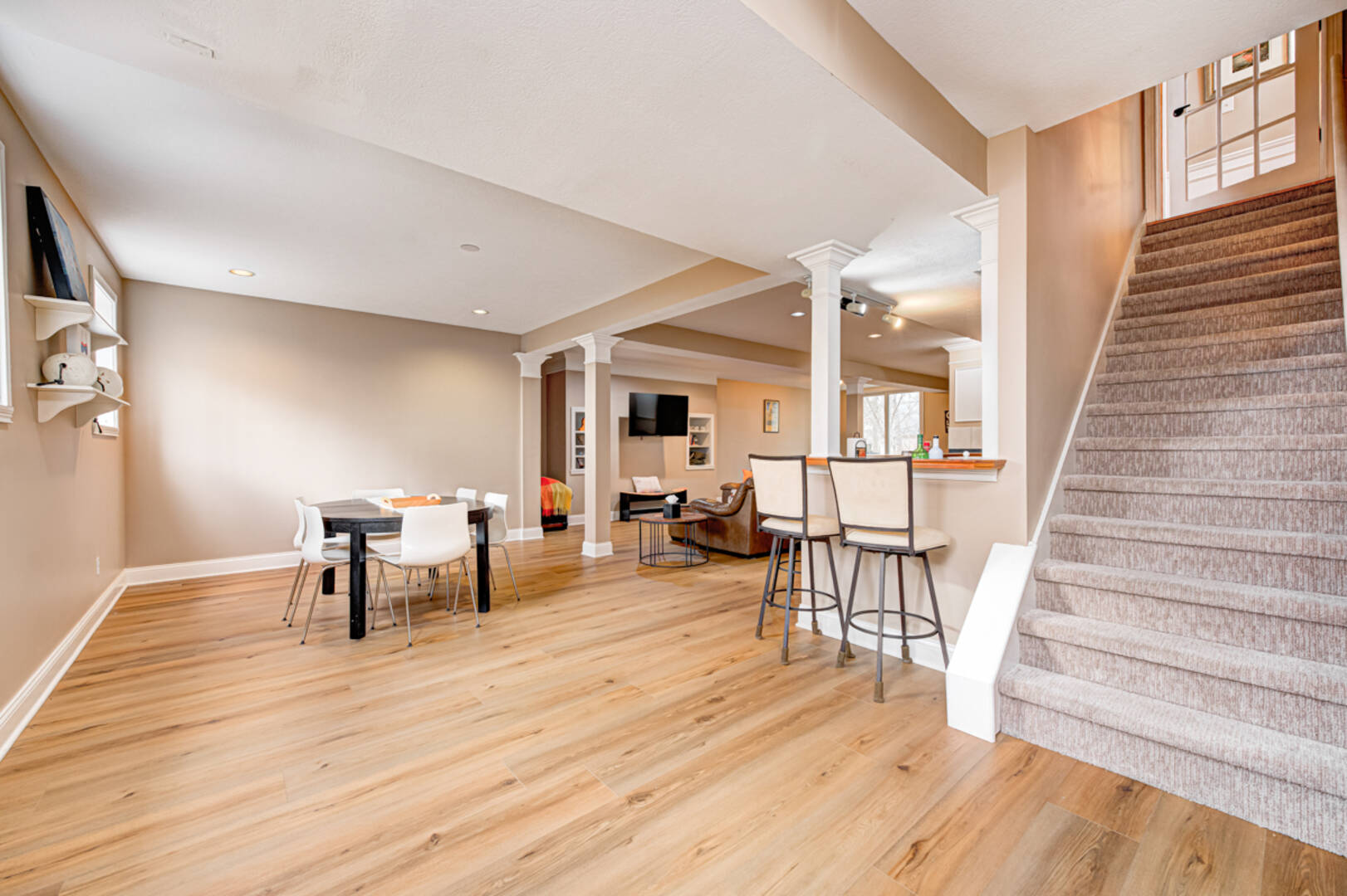 12214 Ridgeside Rd., Indianapolis, IN 46256