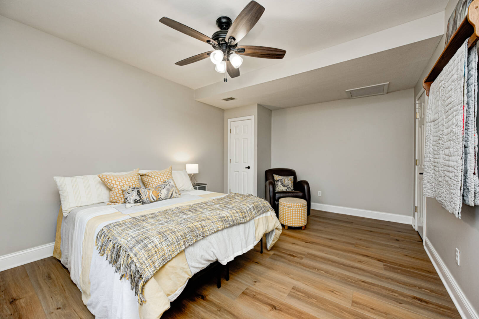 12214 Ridgeside Rd., Indianapolis, IN 46256