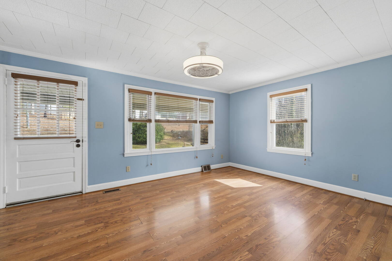 7950 Dull Rd Clemmons, NC 27012