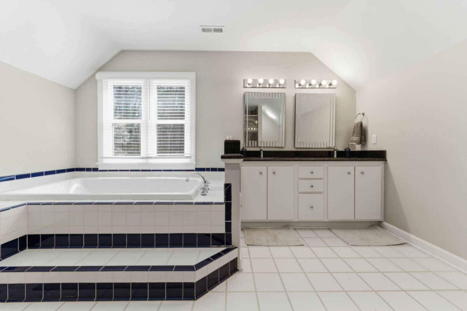 1099 Red Bank Rd Germanton, NC 27019