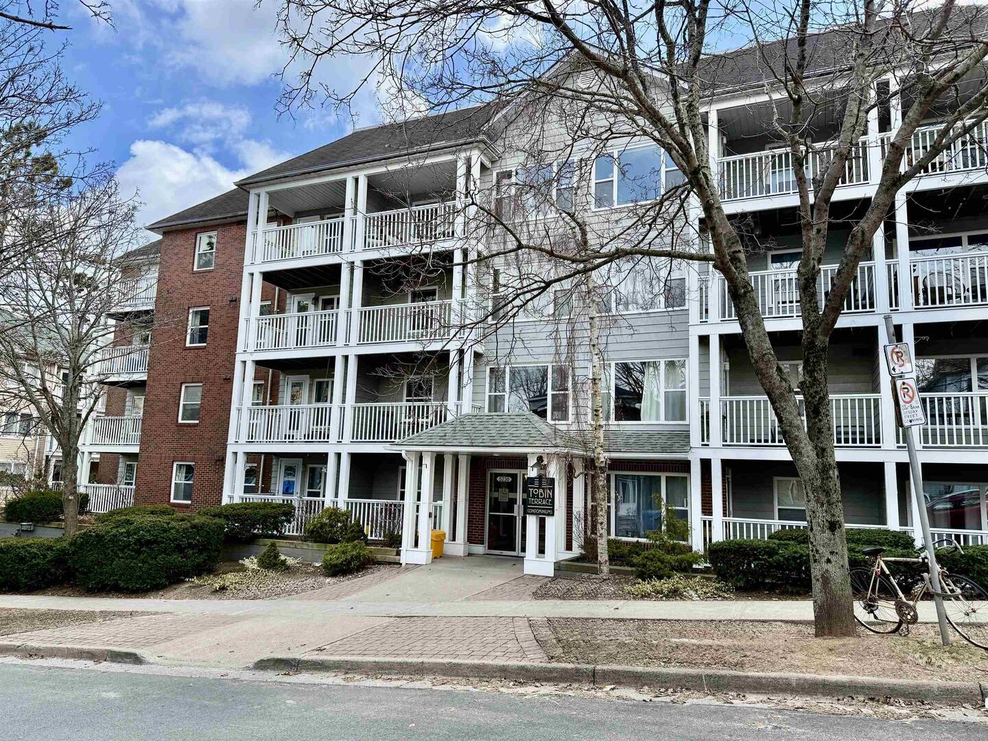 103 5230 Tobin St Halifax, NS B3H1S2