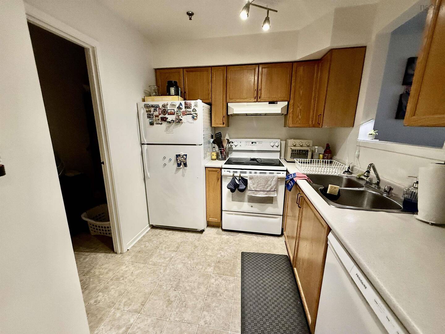 103 5230 Tobin St Halifax, NS B3H1S2