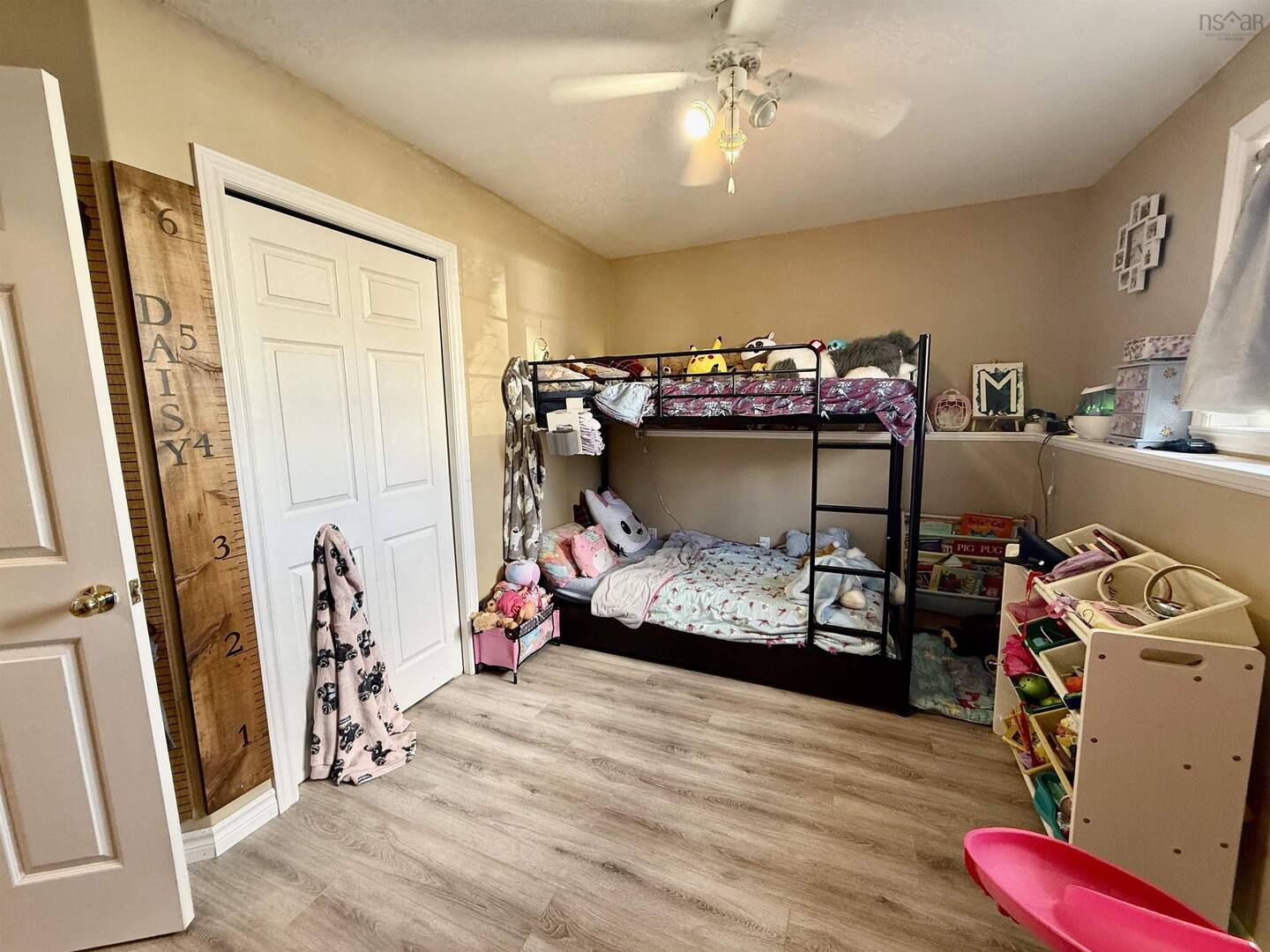 45 Peter Ct Eastern Passage, NS B3G1S9