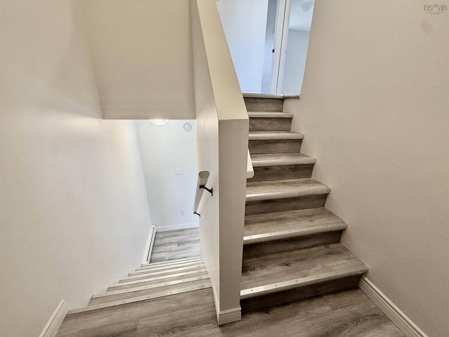 16 Albany Terrace Cole Harbour, NS B2W6E8