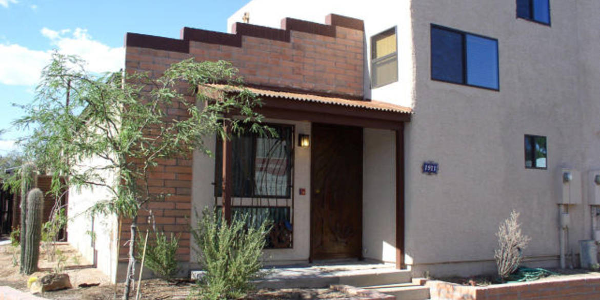 Brivity 1971 N. Palo Verde Tucson, AZ 85716