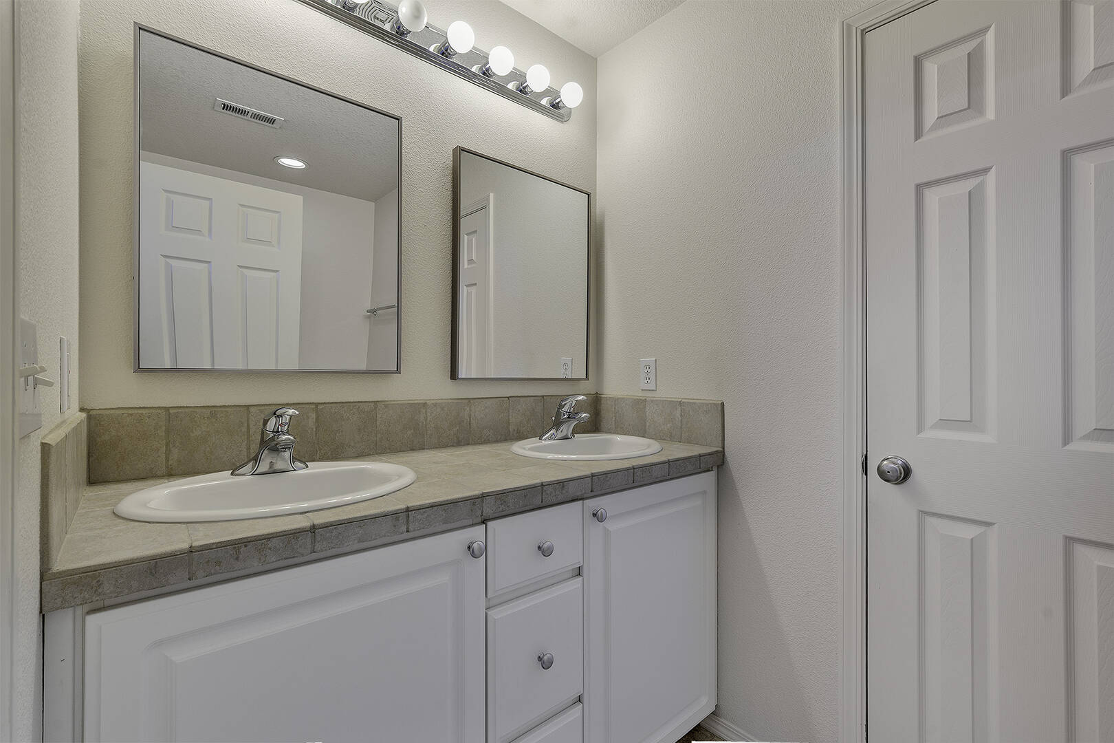 17212 SW Pleasanton Ln Beaverton, OR 97003