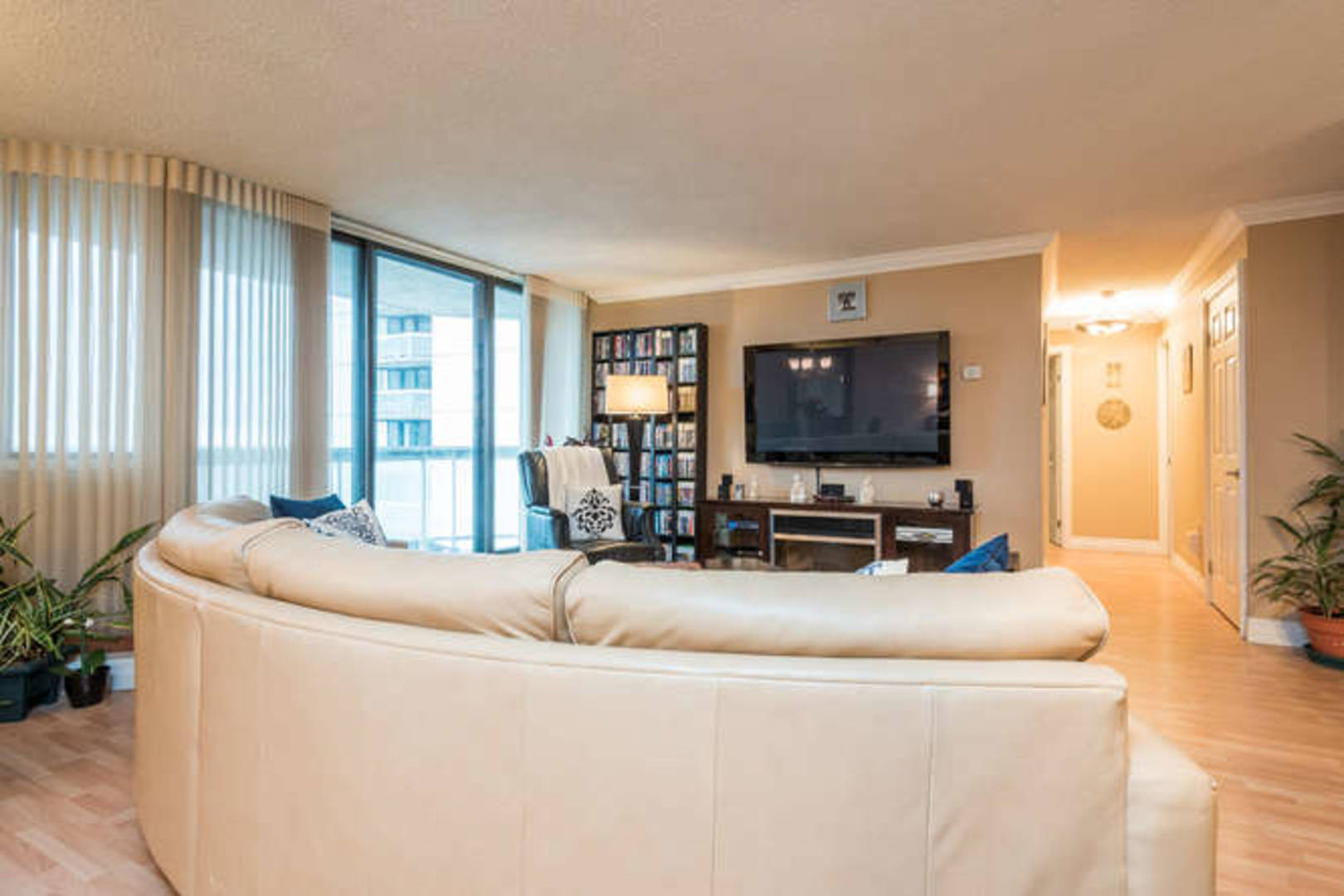 1804-363 Colborne St. London, ON N6B3N3