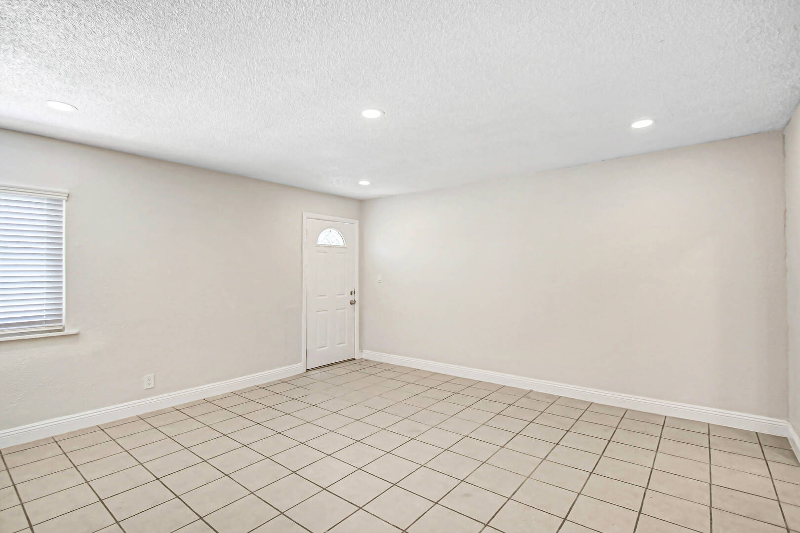 13207 Joshua Rd Whitewater, CA  92282