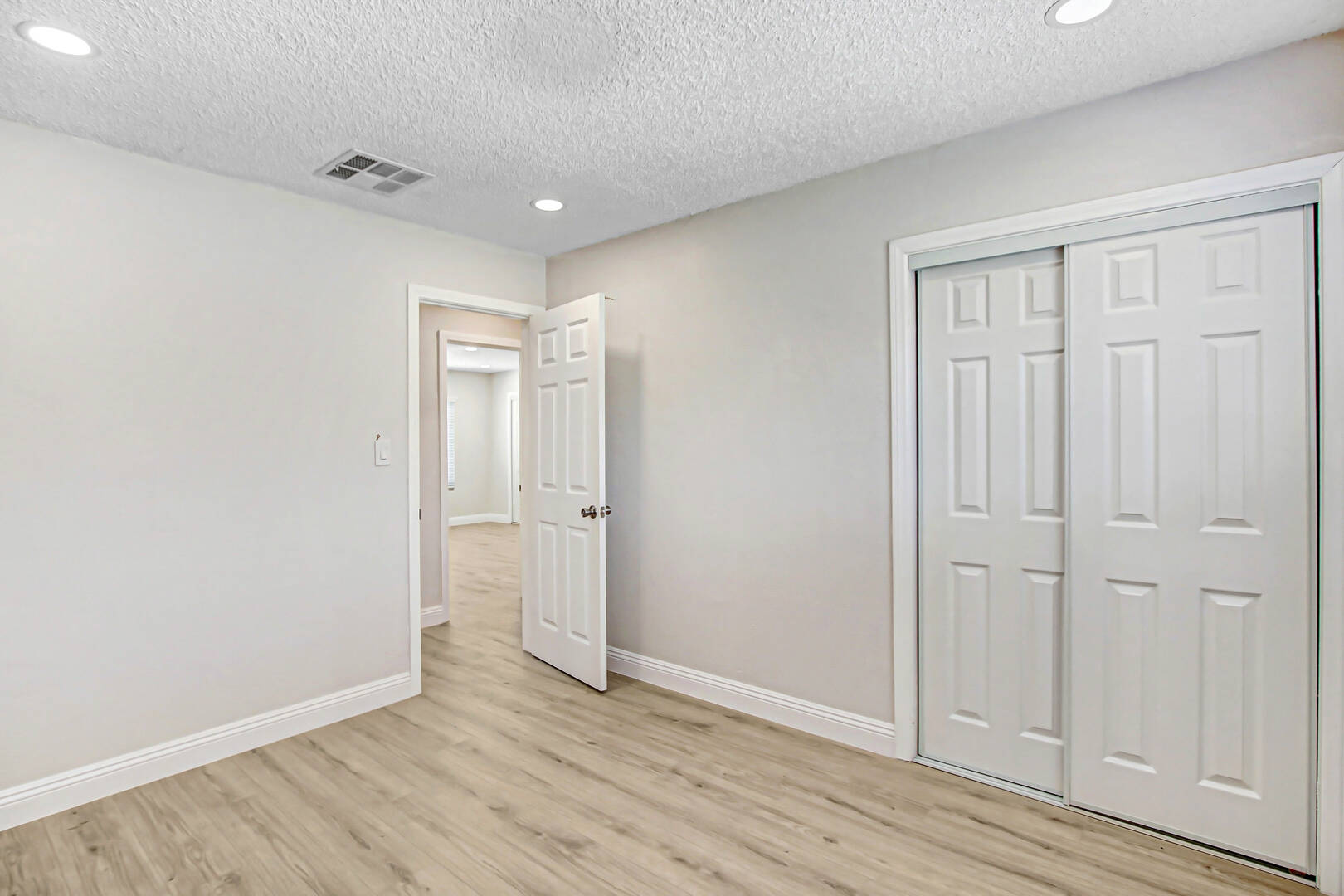 13207 Joshua Rd Whitewater, CA  92282