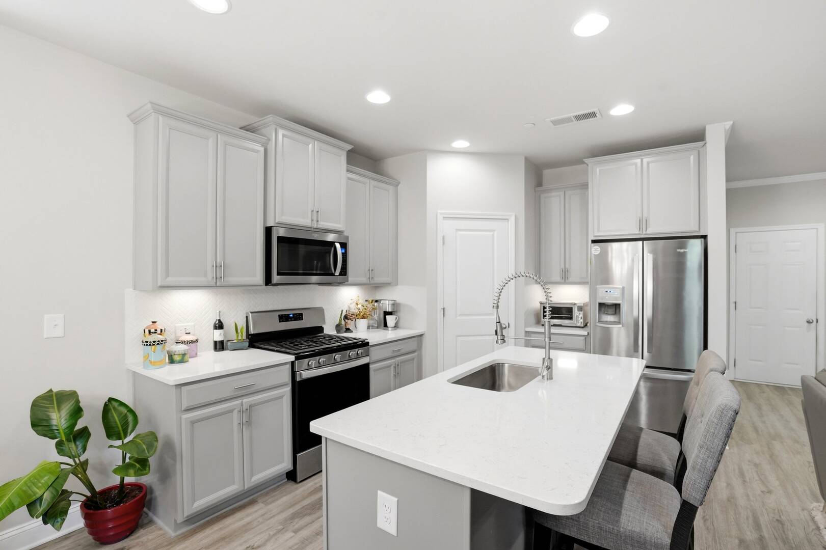 130 Maple Creek Way Woodstock, GA 30188