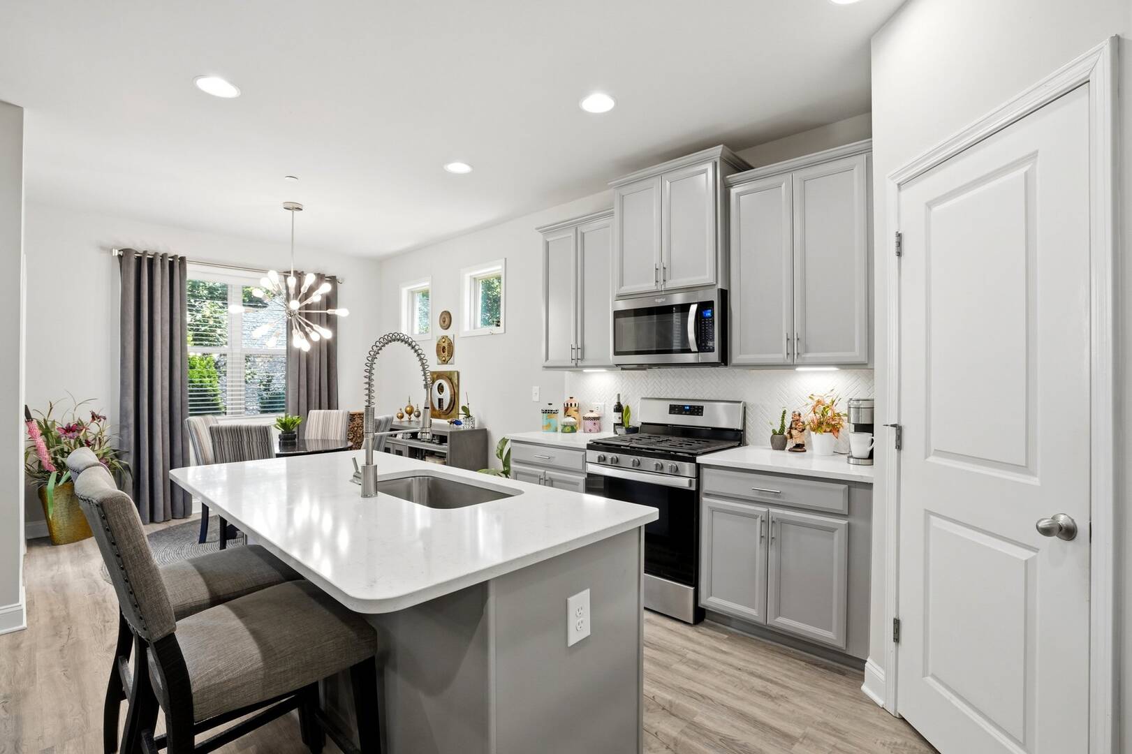 130 Maple Creek Way Woodstock, GA 30188