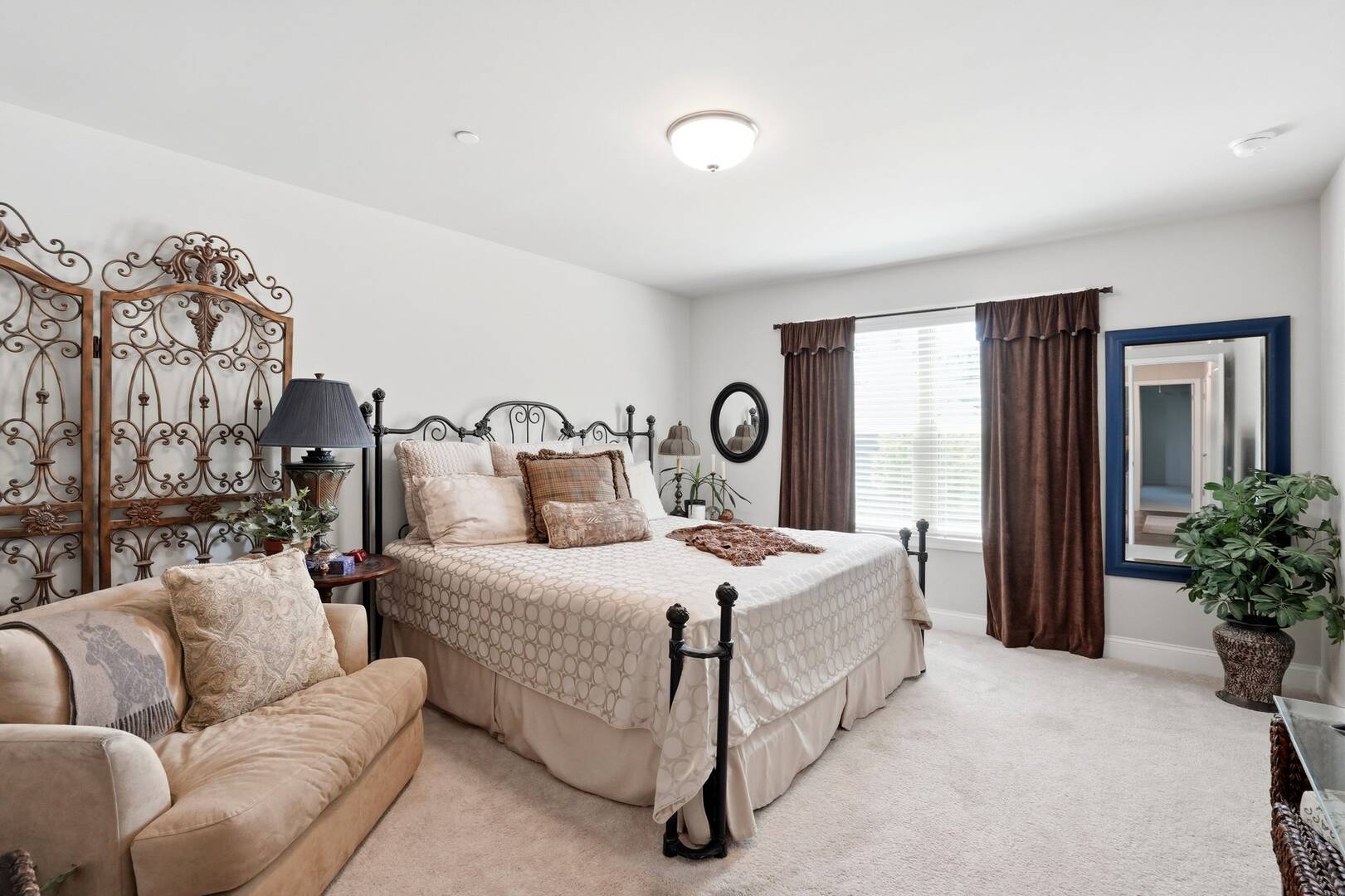 130 Maple Creek Way Woodstock, GA 30188