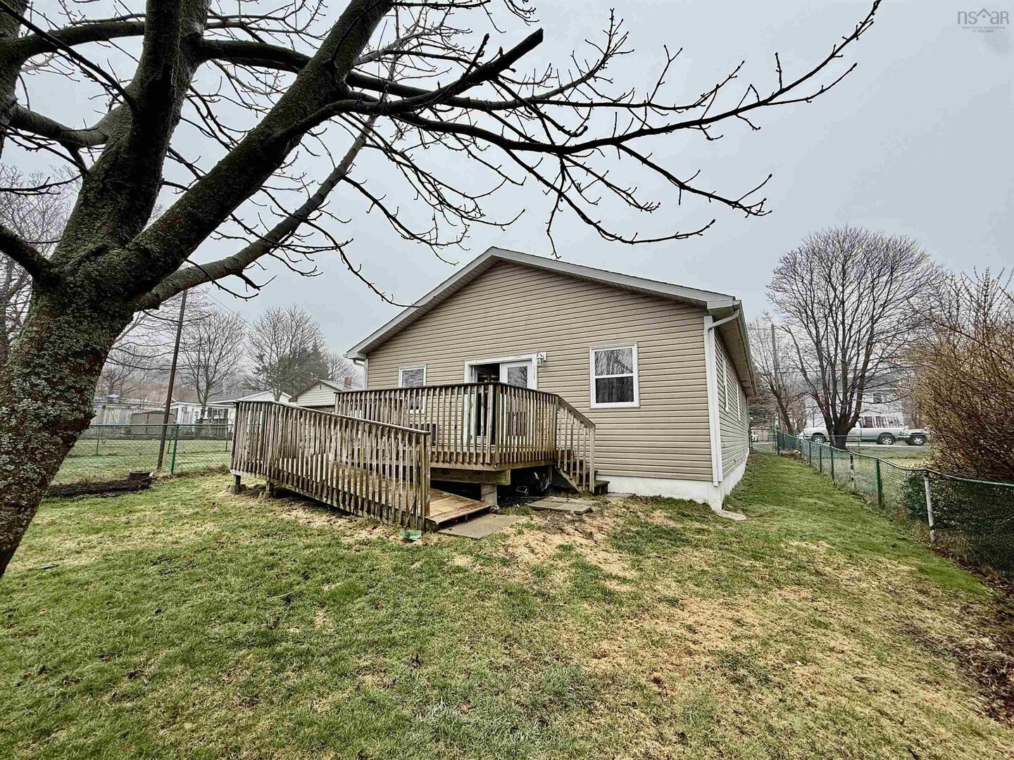 39 Irving St Dartmouth, NS B2W1K1