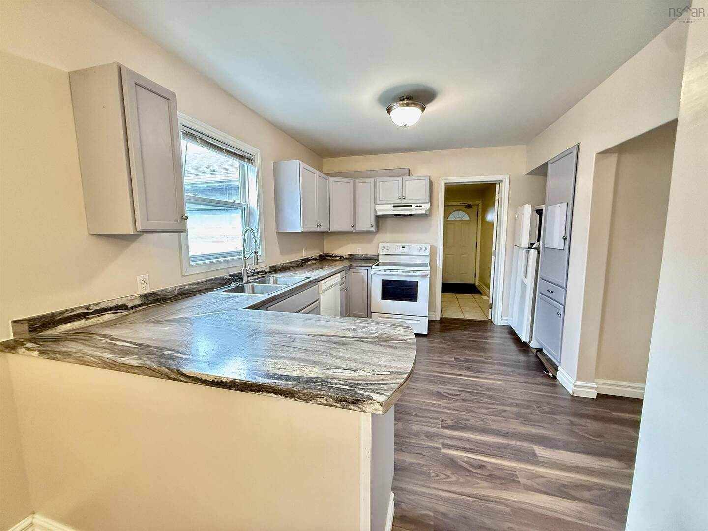 41 Irving St Dartmouth, NS B2W1K1