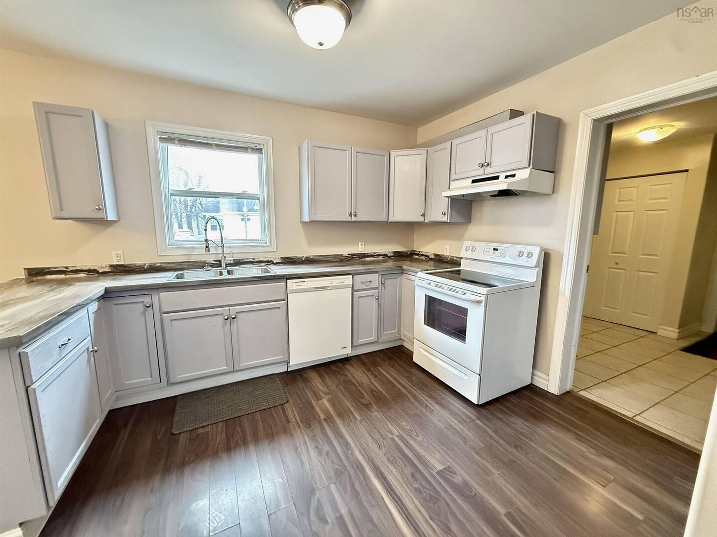 41 Irving St Dartmouth, NS B2W1K1