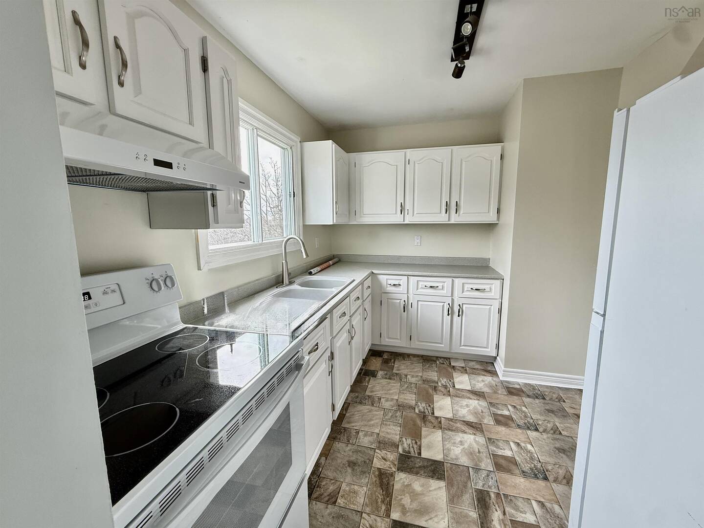 381 Arklow Dr Cole Harbour, NS B2W4S1