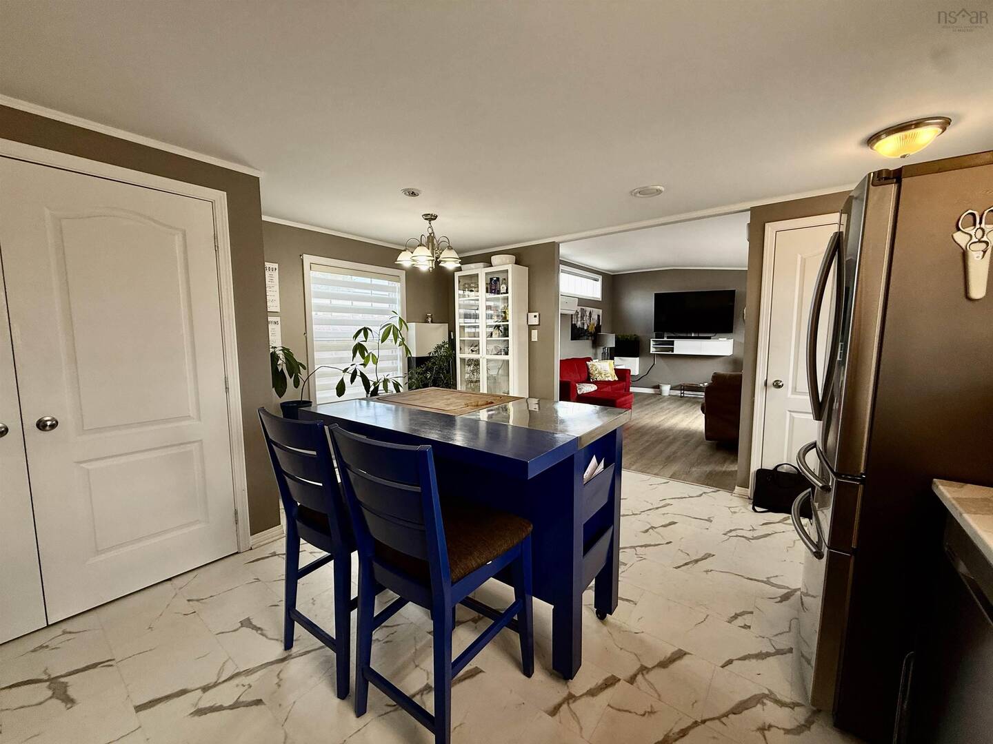 8 Wilson Ave Dartmouth, NS B2Y2B3