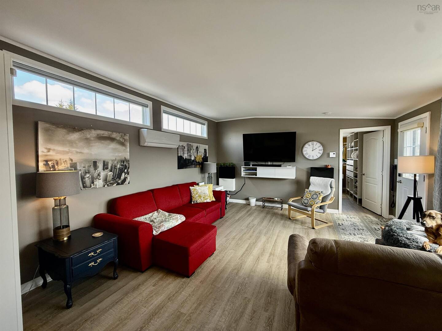 8 Wilson Ave Dartmouth, NS B2Y2B3