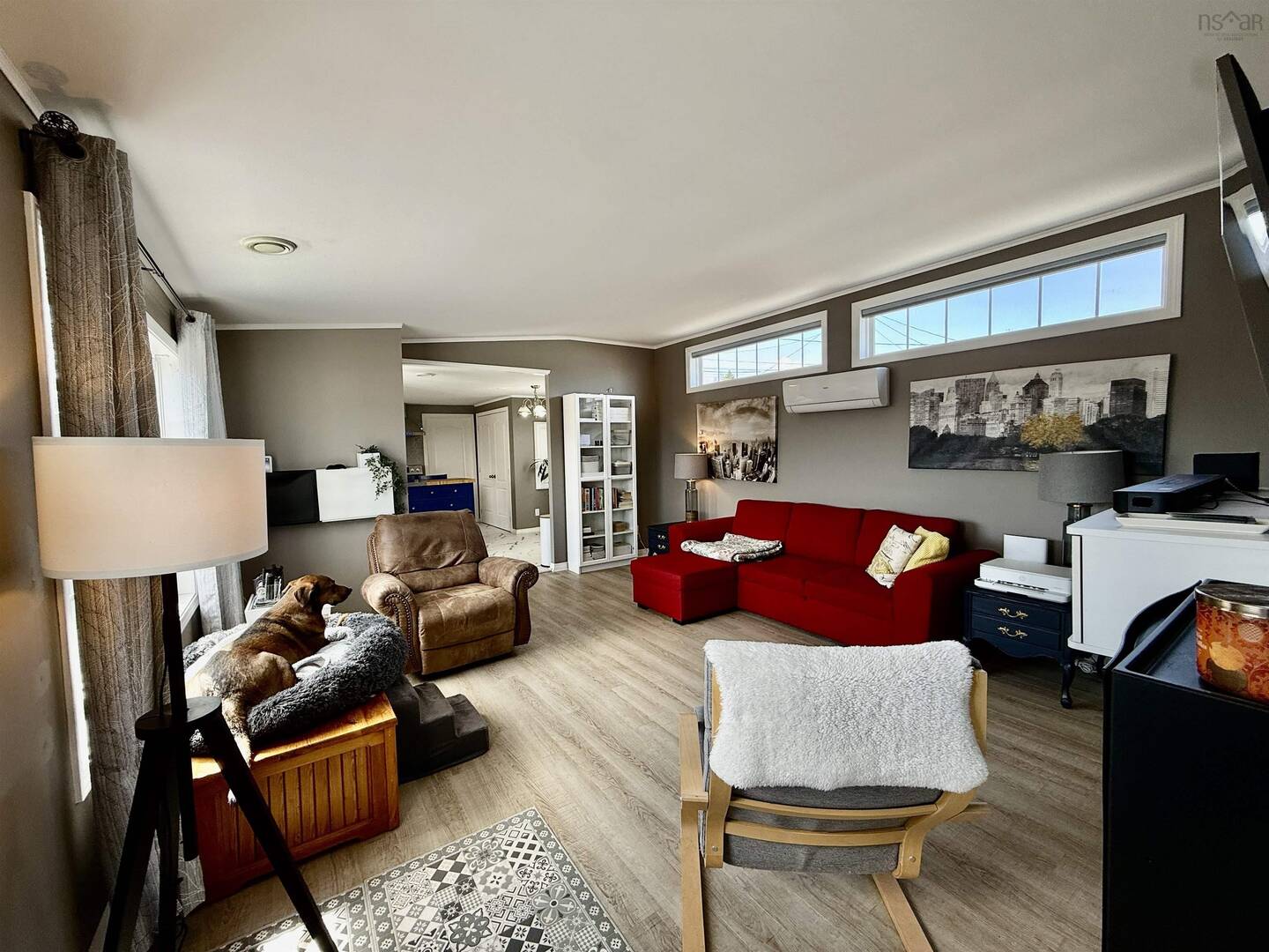 8 Wilson Ave Dartmouth, NS B2Y2B3