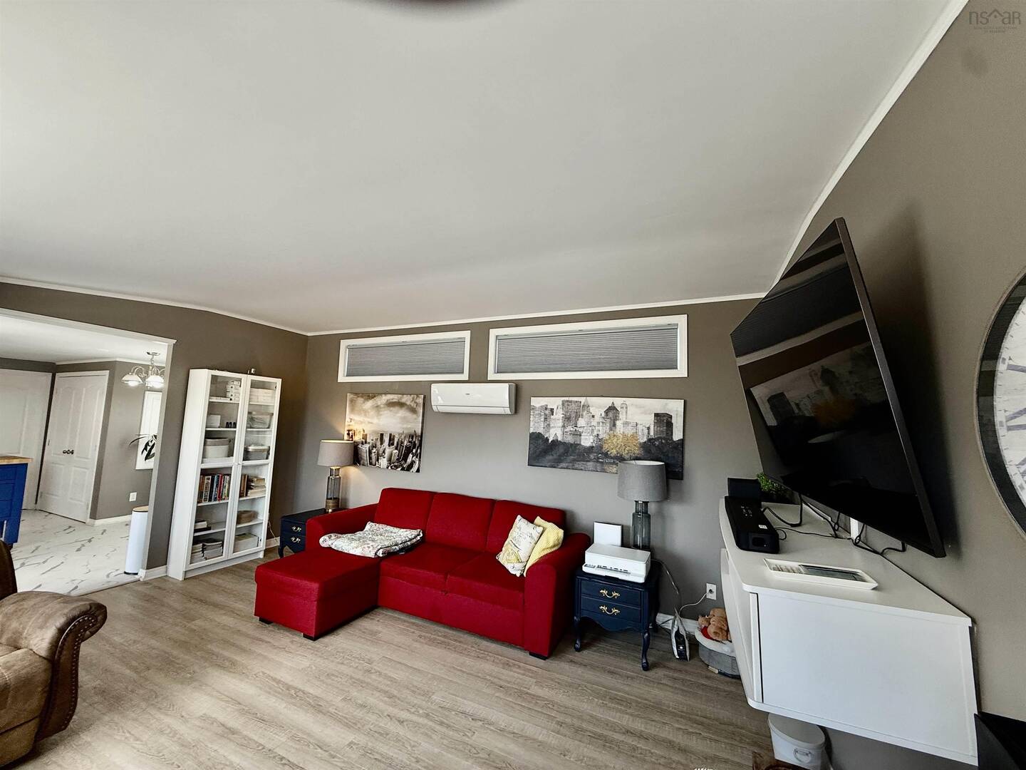 8 Wilson Ave Dartmouth, NS B2Y2B3