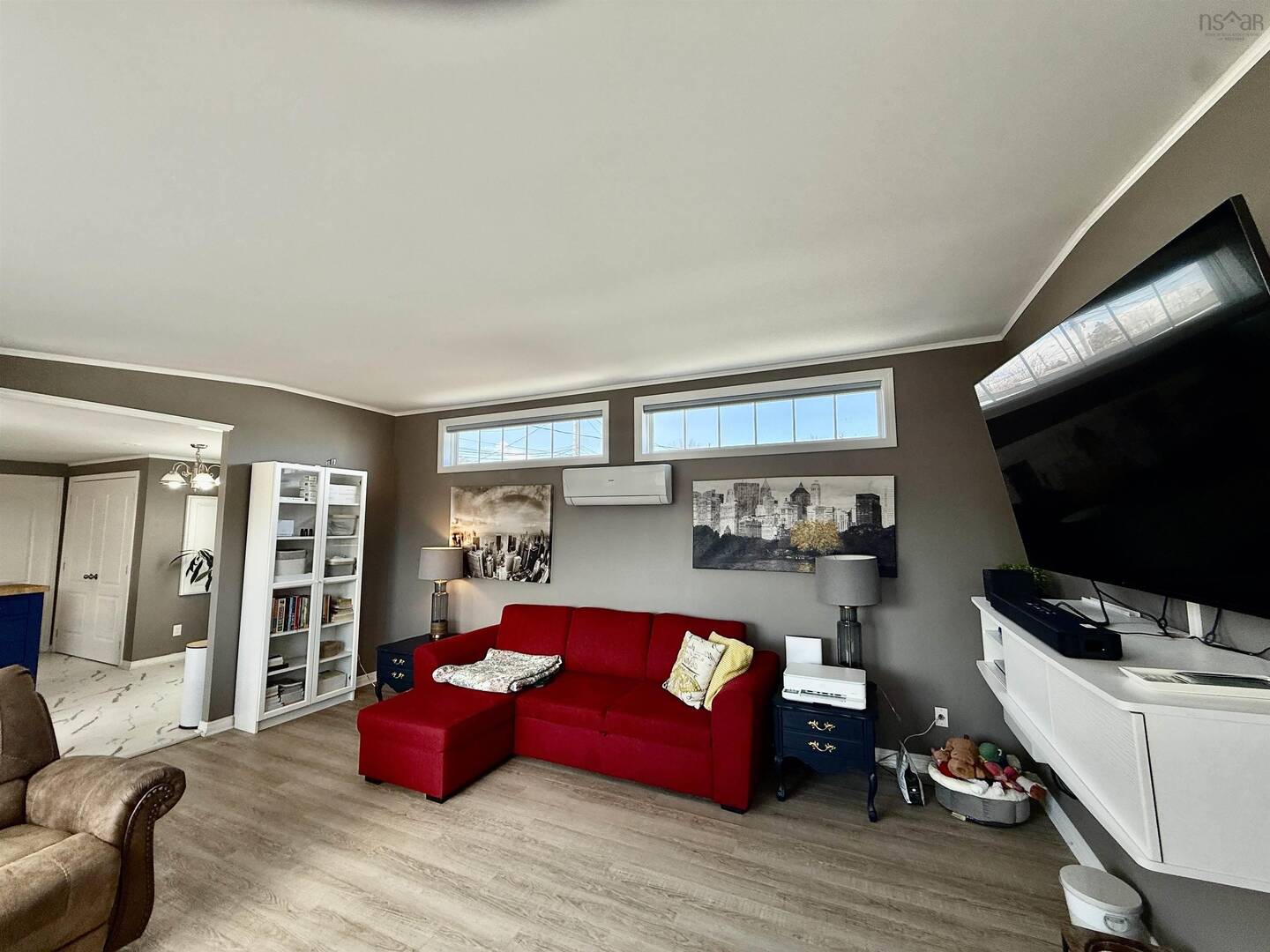 8 Wilson Ave Dartmouth, NS B2Y2B3