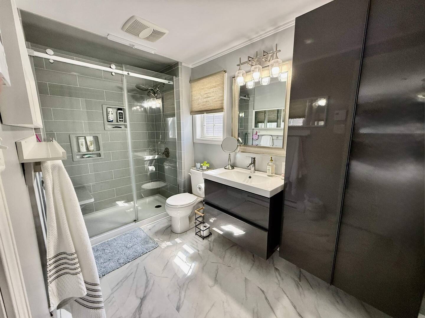 8 Wilson Ave Dartmouth, NS B2Y2B3