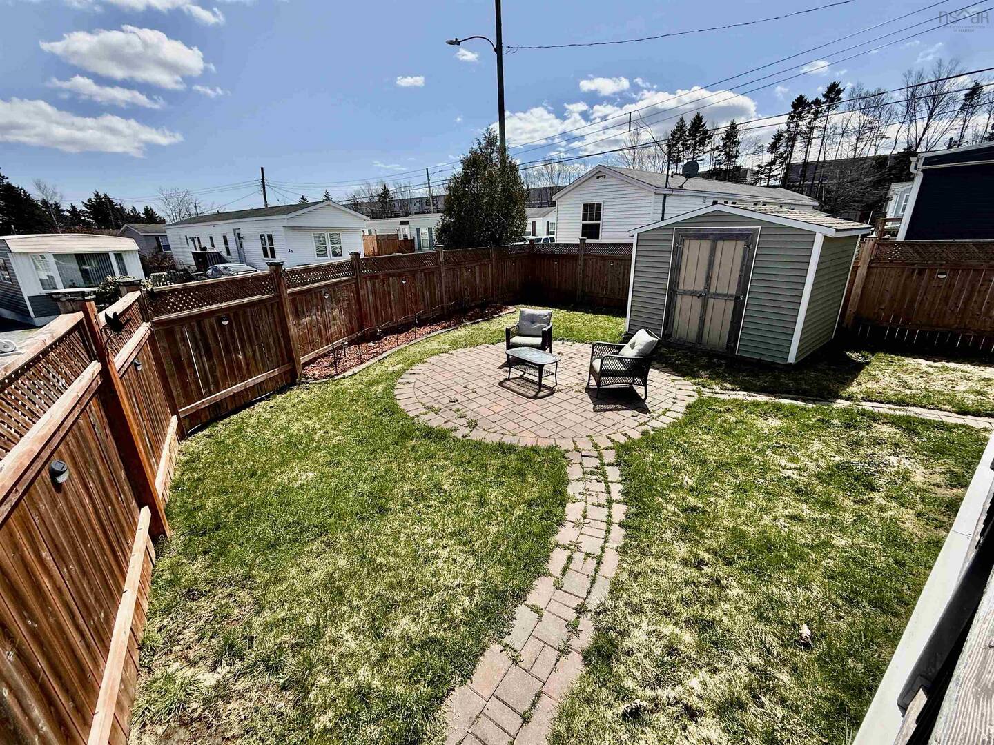 8 Wilson Ave Dartmouth, NS B2Y2B3