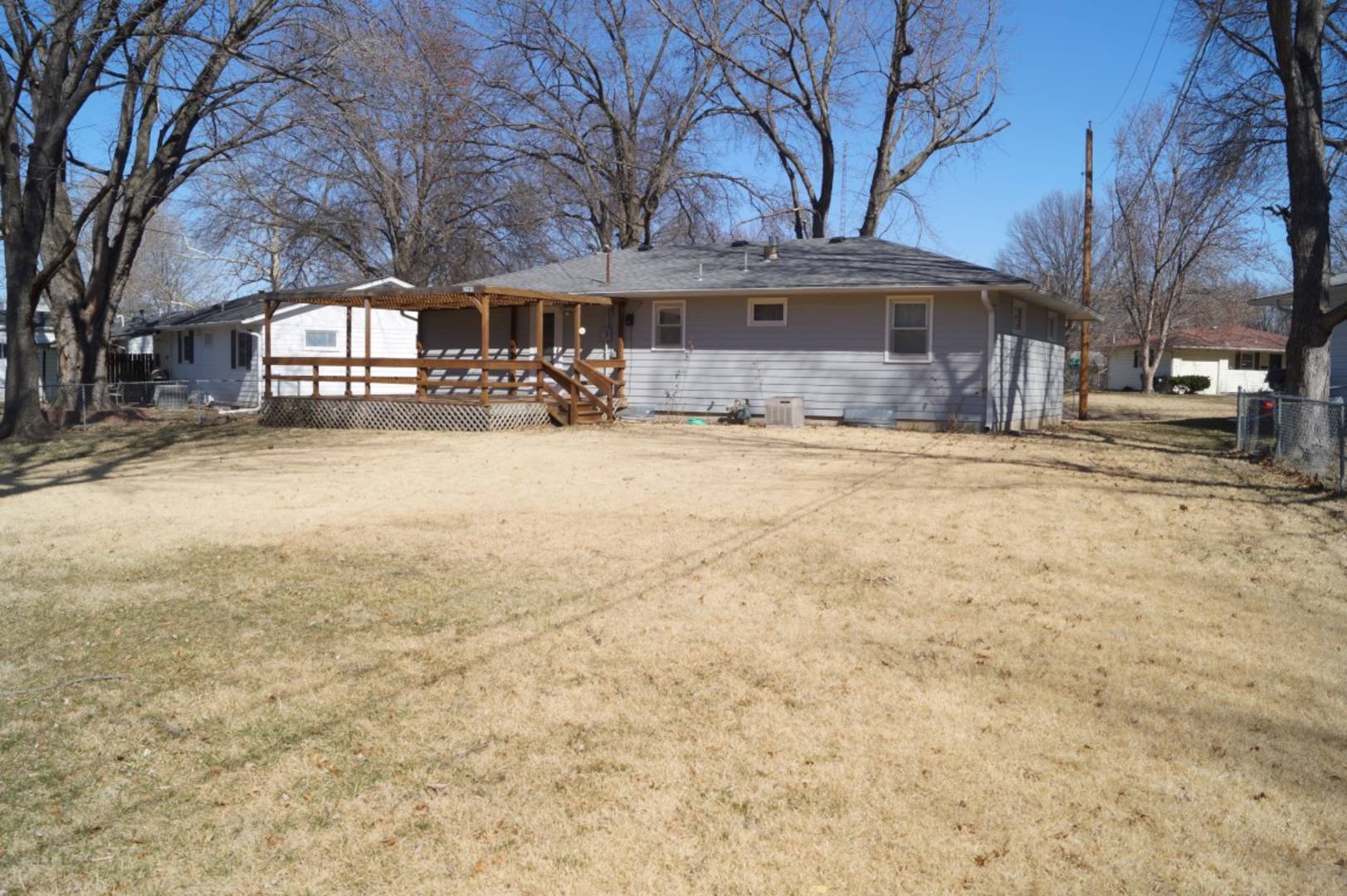 2949 SW Medford Ave Topeka, KS 66611