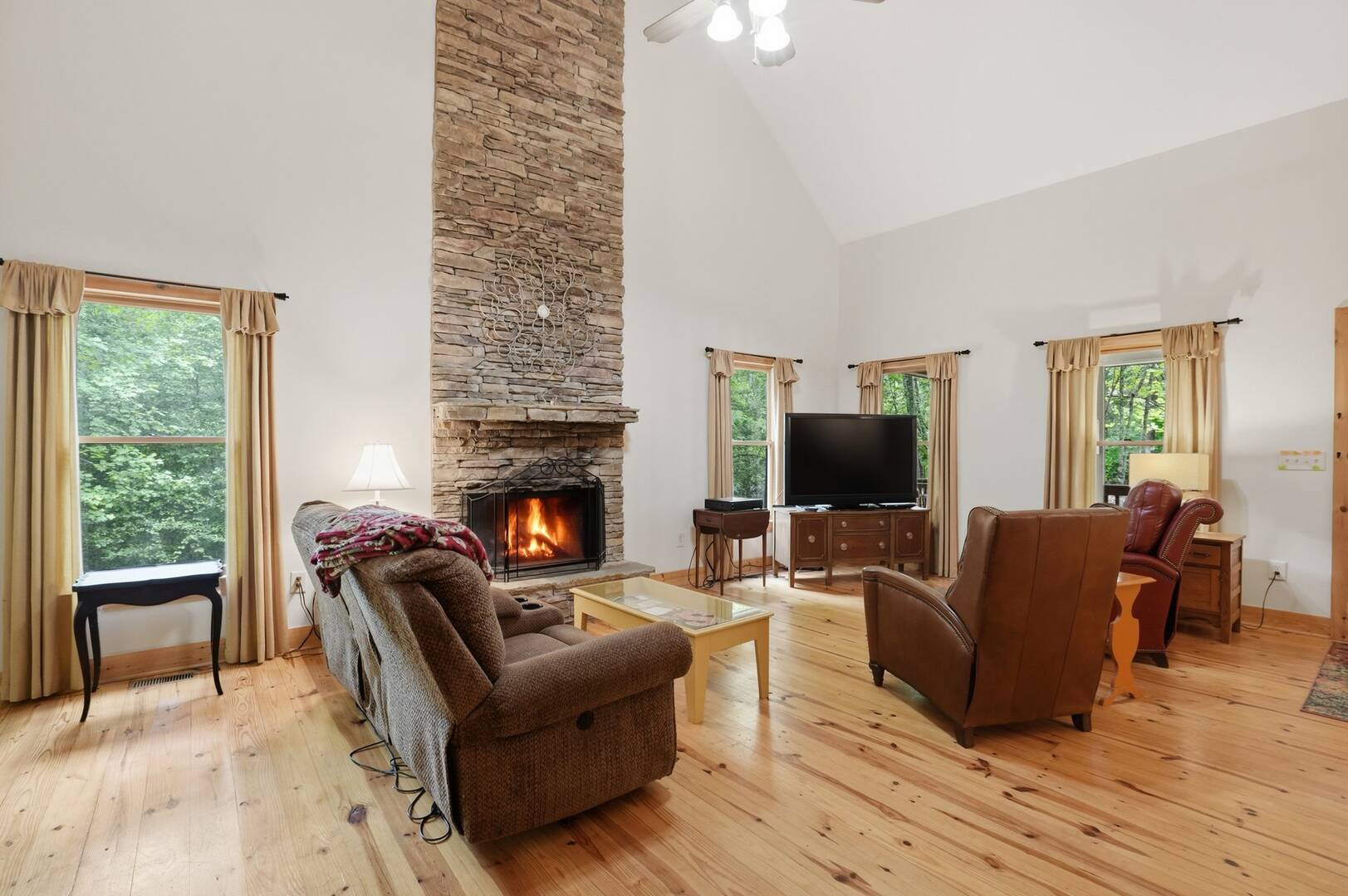 1060 Rocktree Rd. Dahlonega, GA 30533