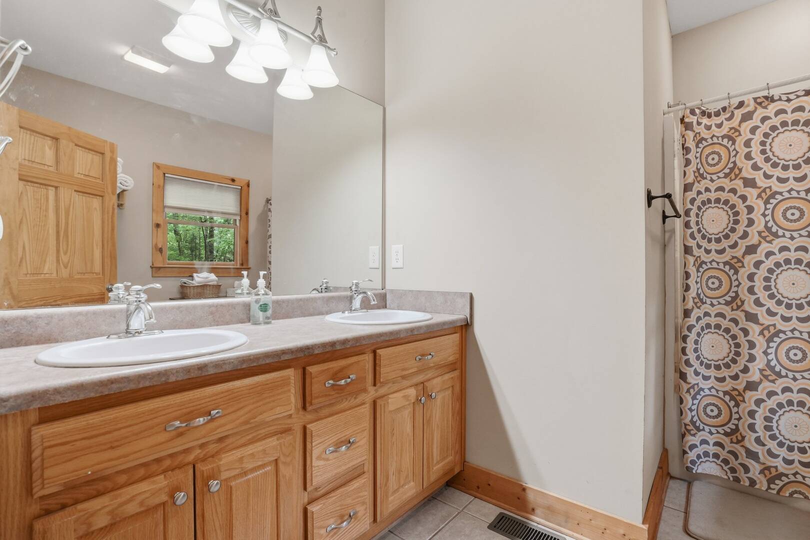 1060 Rocktree Rd. Dahlonega, GA 30533